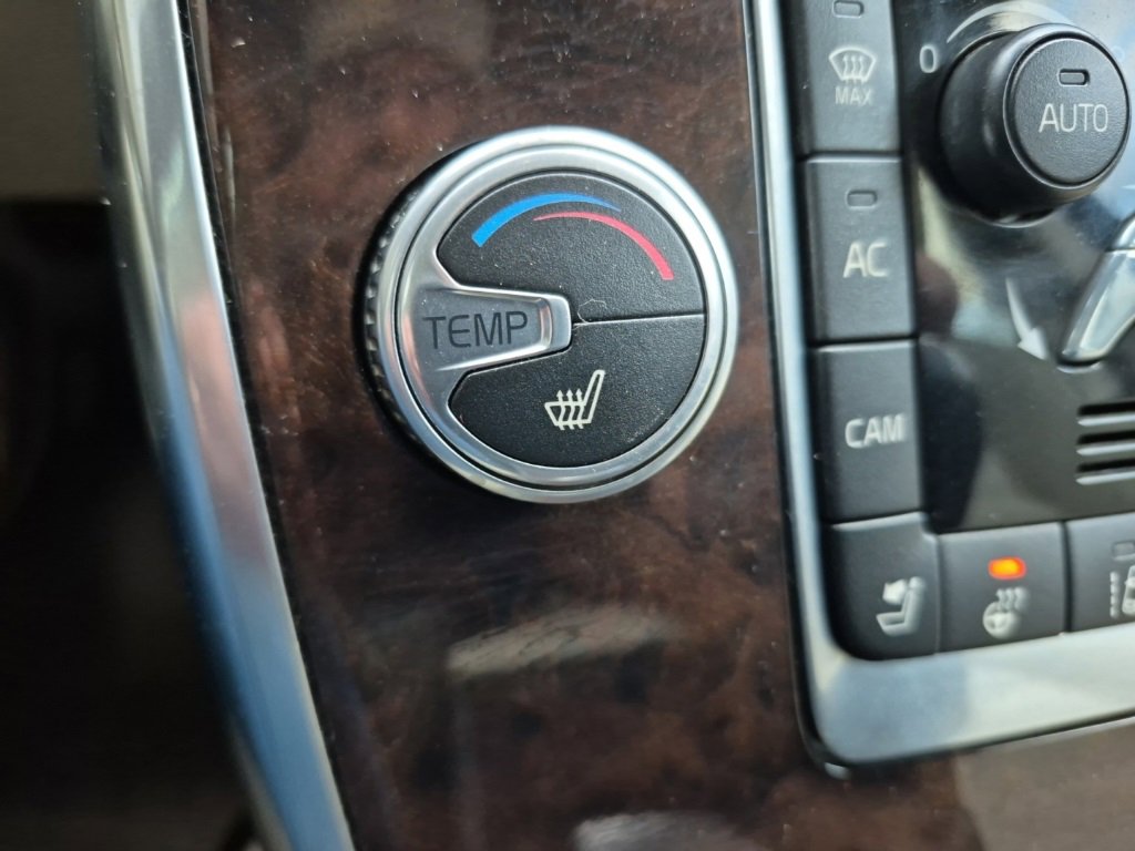 Used 2016 Volvo XC70 T5 Platinum image 26