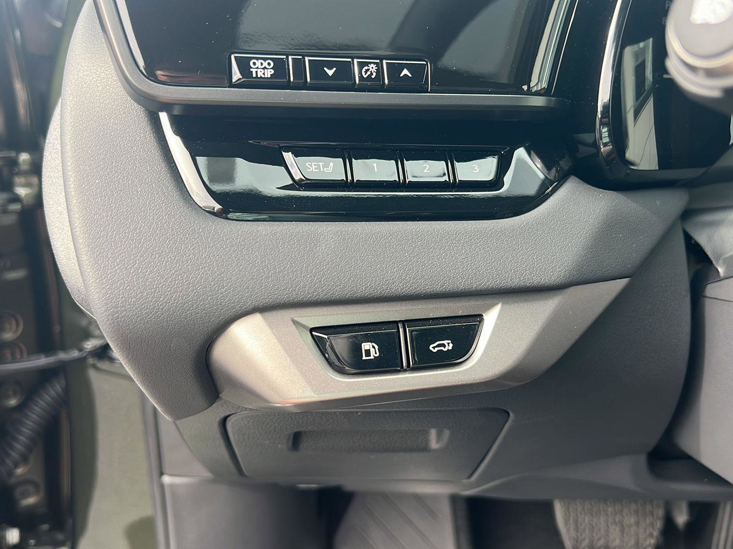 Certified 2025 Lexus RX 350 Premium w/ Accessory Package (Z1) image 19