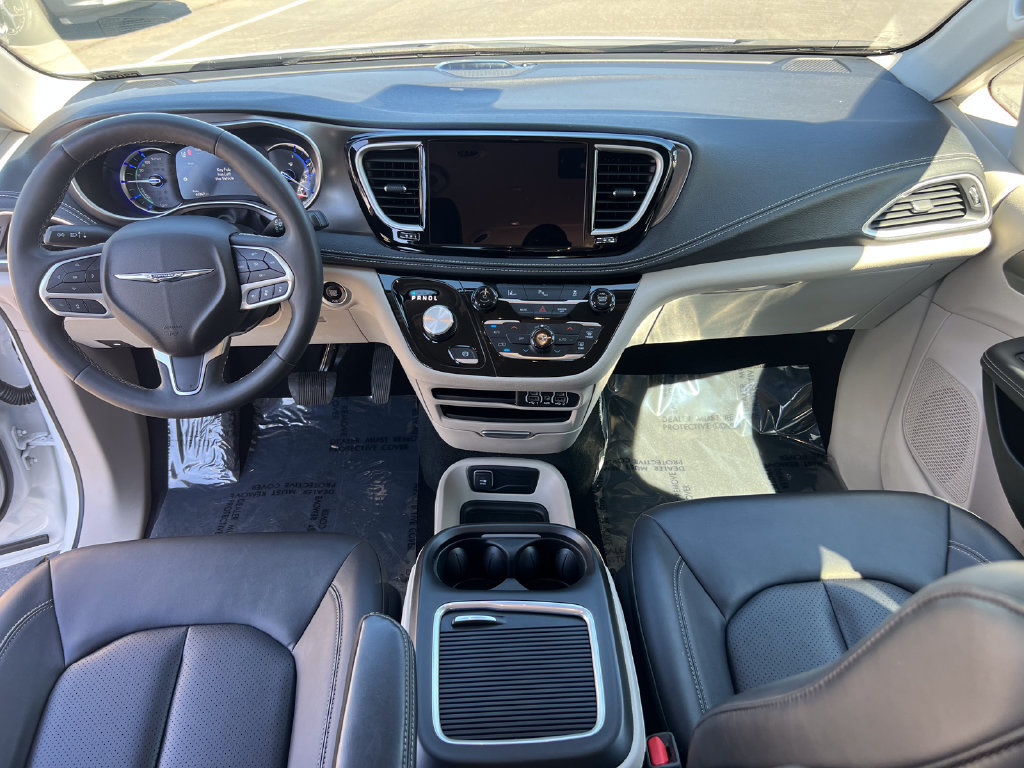 Used 2024 Chrysler Pacifica Limited FWD image 23