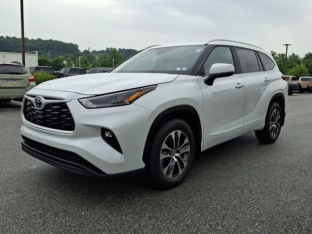 New 2026 Toyota Highlander XLE AWD/4WD image 2