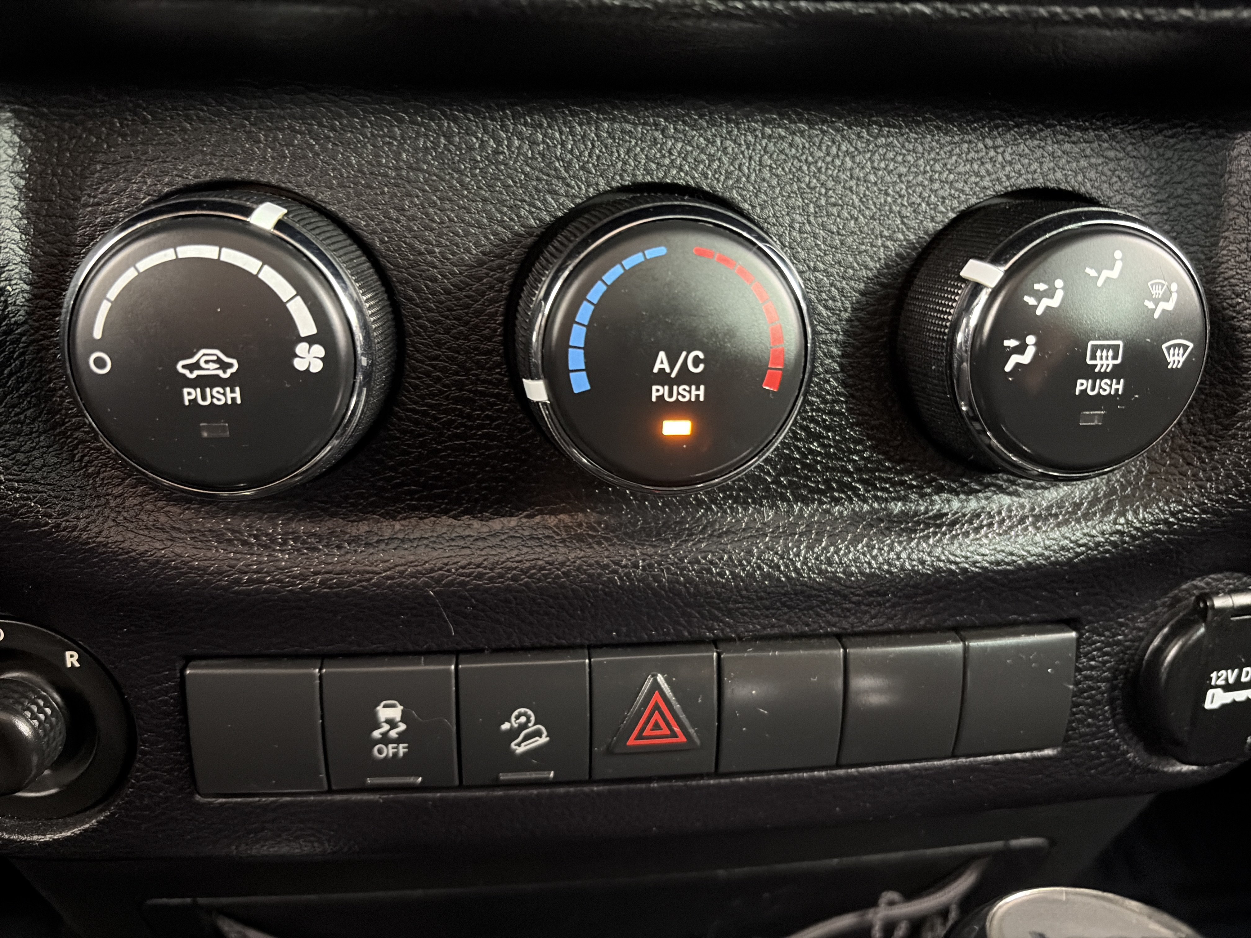 Used 2015 Jeep Wrangler Sport w/ Quick Order Package 24S AWD/4WD image 20