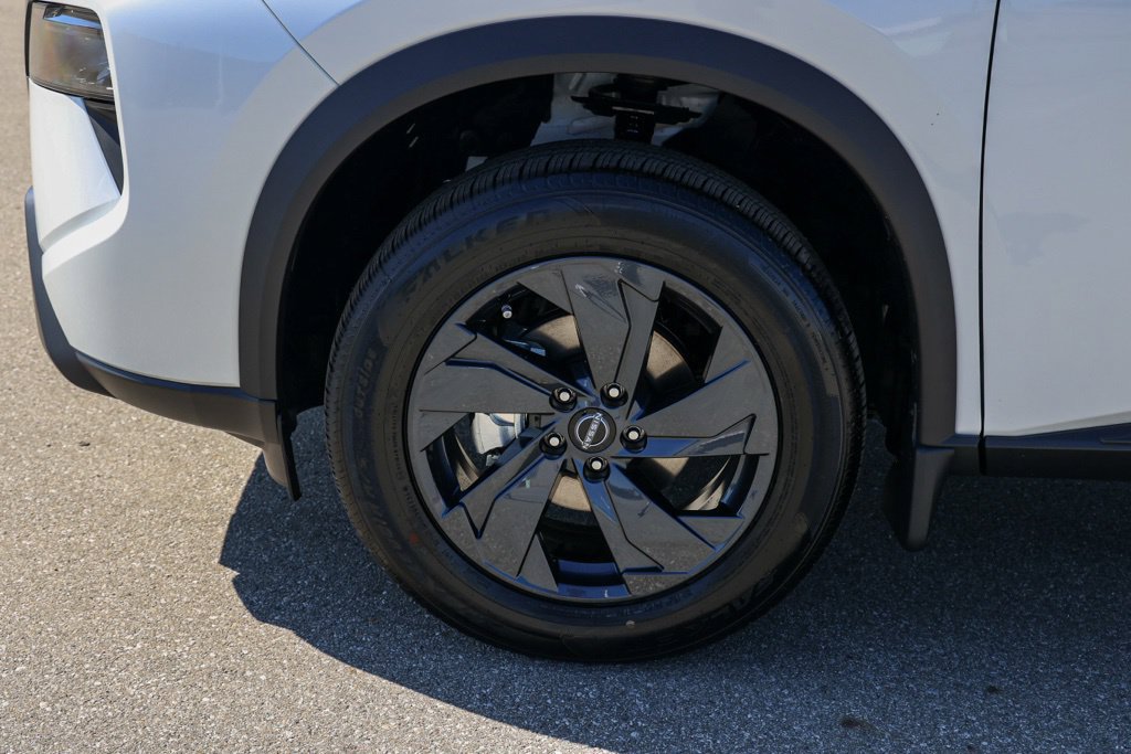 New 2026 Nissan Rogue SV FWD image 12