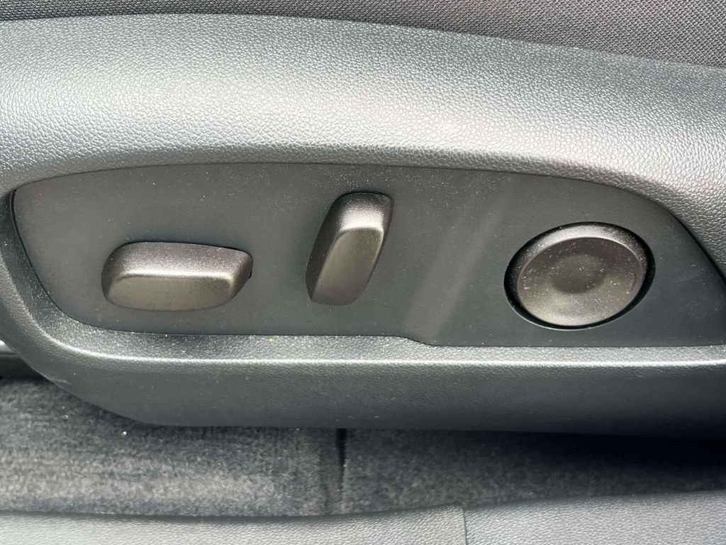 Used 2026 Chevrolet Equinox LT w/ Convenience Package II AWD/4WD image 17