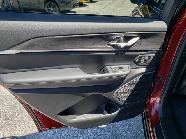 New 2024 Jeep Grand Cherokee L Limited w/ Black Appearance Package image 14