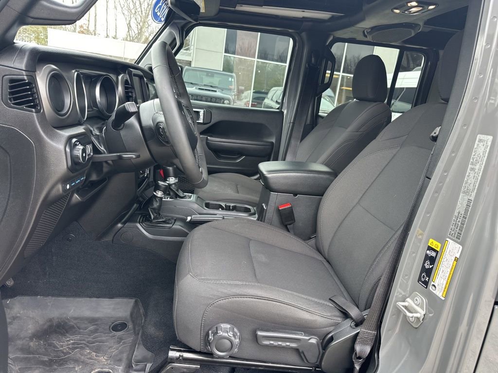 Used 2023 Jeep Wrangler Unlimited w/ Sun & Screen Package image 13