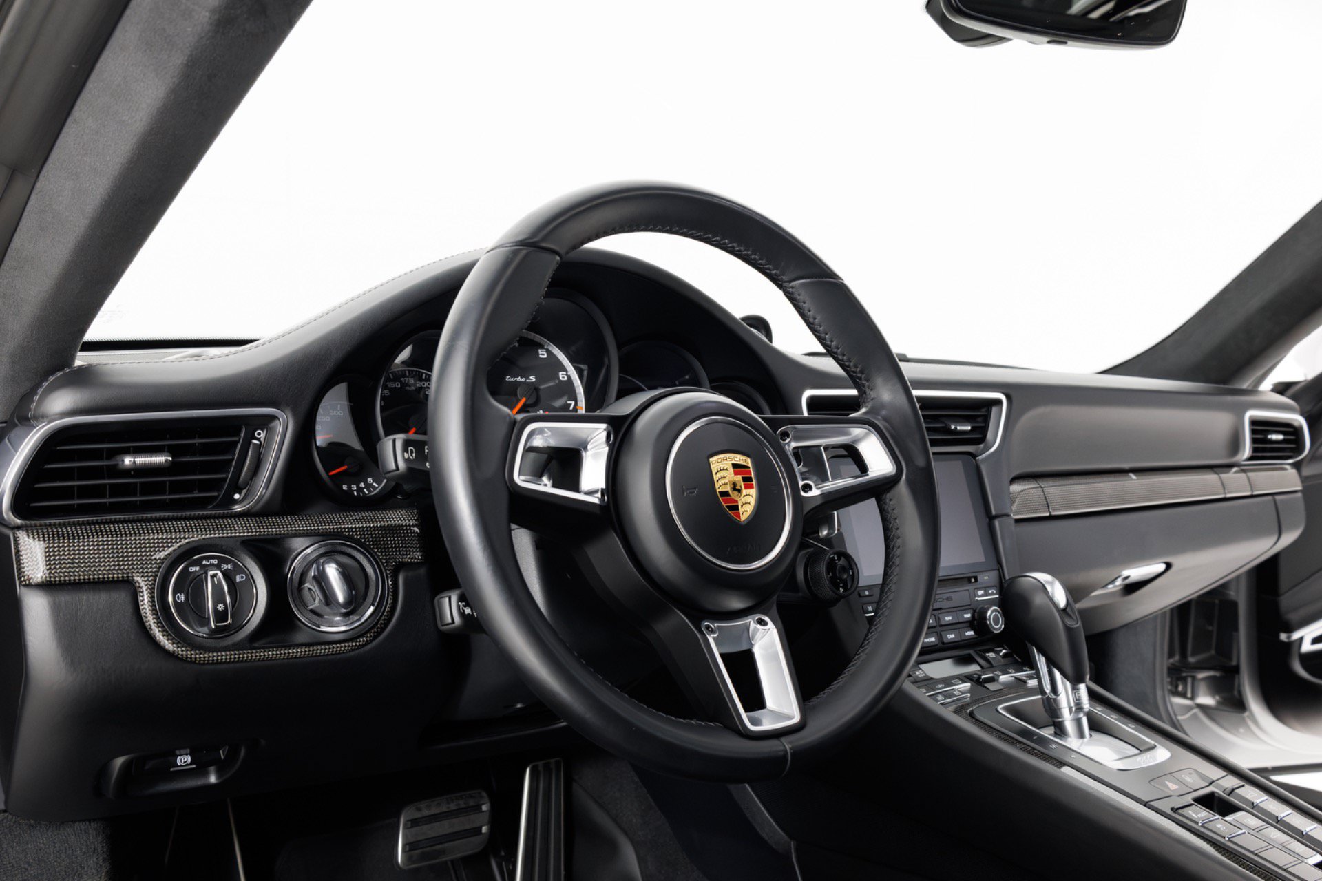 Used 2017 Porsche 911 Turbo S AWD/4WD image 19