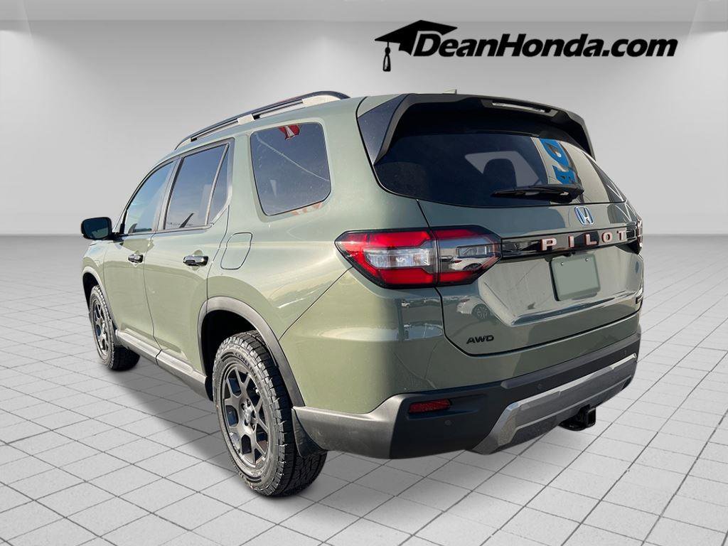 New 2026 Honda Pilot TrailSport image 3