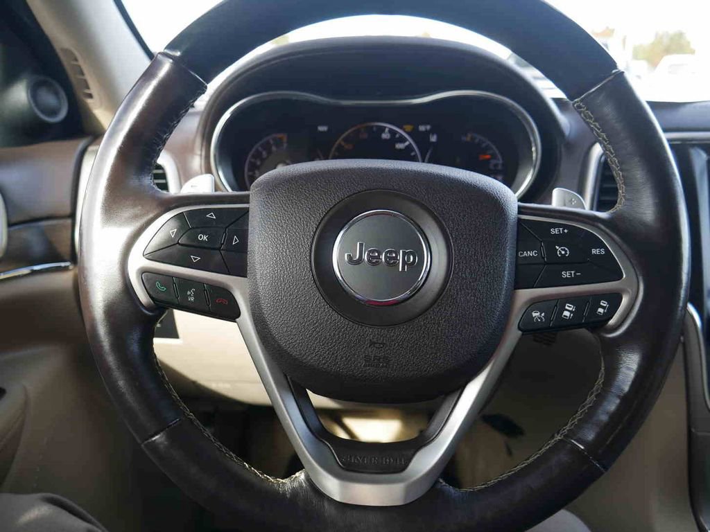 Used 2017 Jeep Grand Cherokee Overland w/ Jeep Active Safety Group image 42