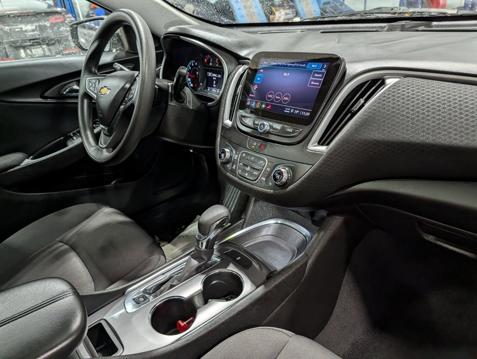 Used 2023 Chevrolet Malibu LT image 22