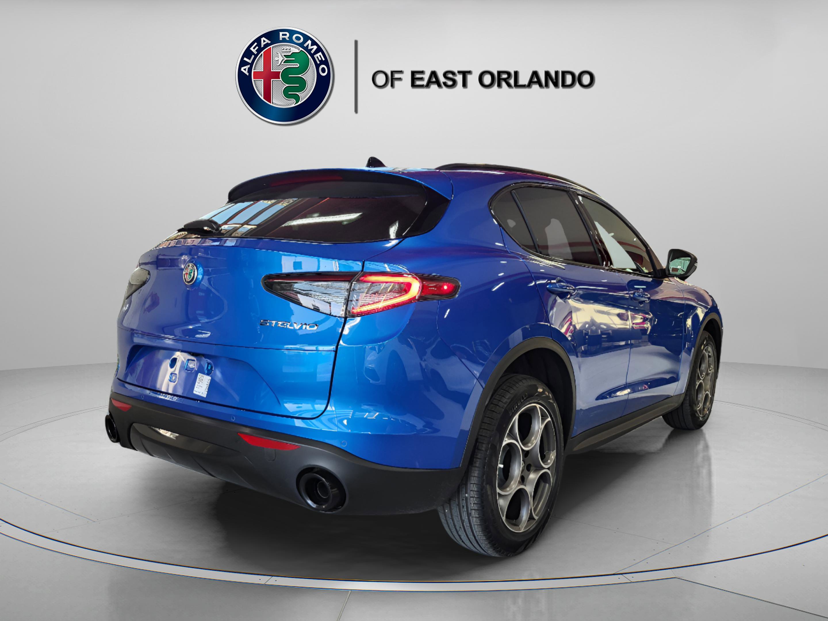 New 2025 Alfa Romeo Stelvio Sprint image 8