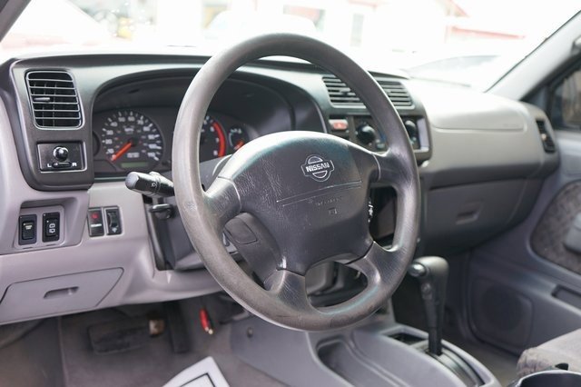 Used 2000 Nissan Xterra XE image 6