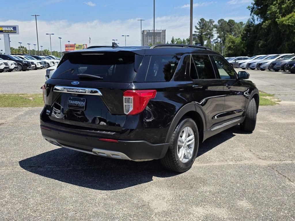 Used 2023 Ford Explorer XLT w/ Equipment Group 202A RWD image 6