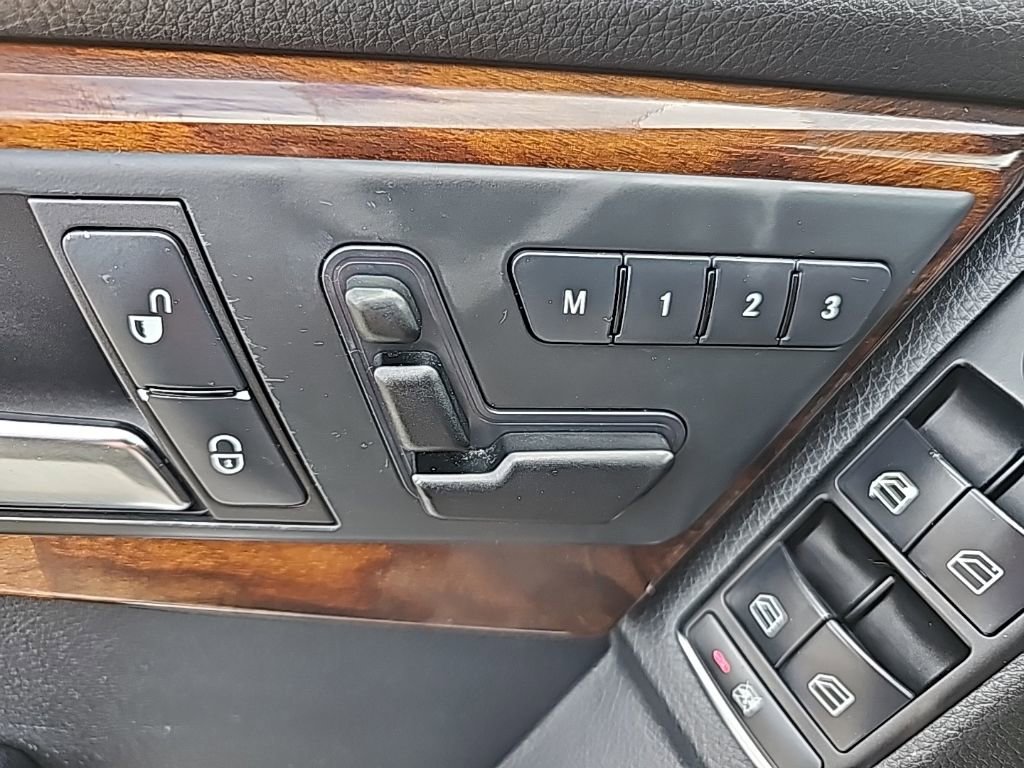 Used 2013 Mercedes-Benz GLK 350 4MATIC image 33