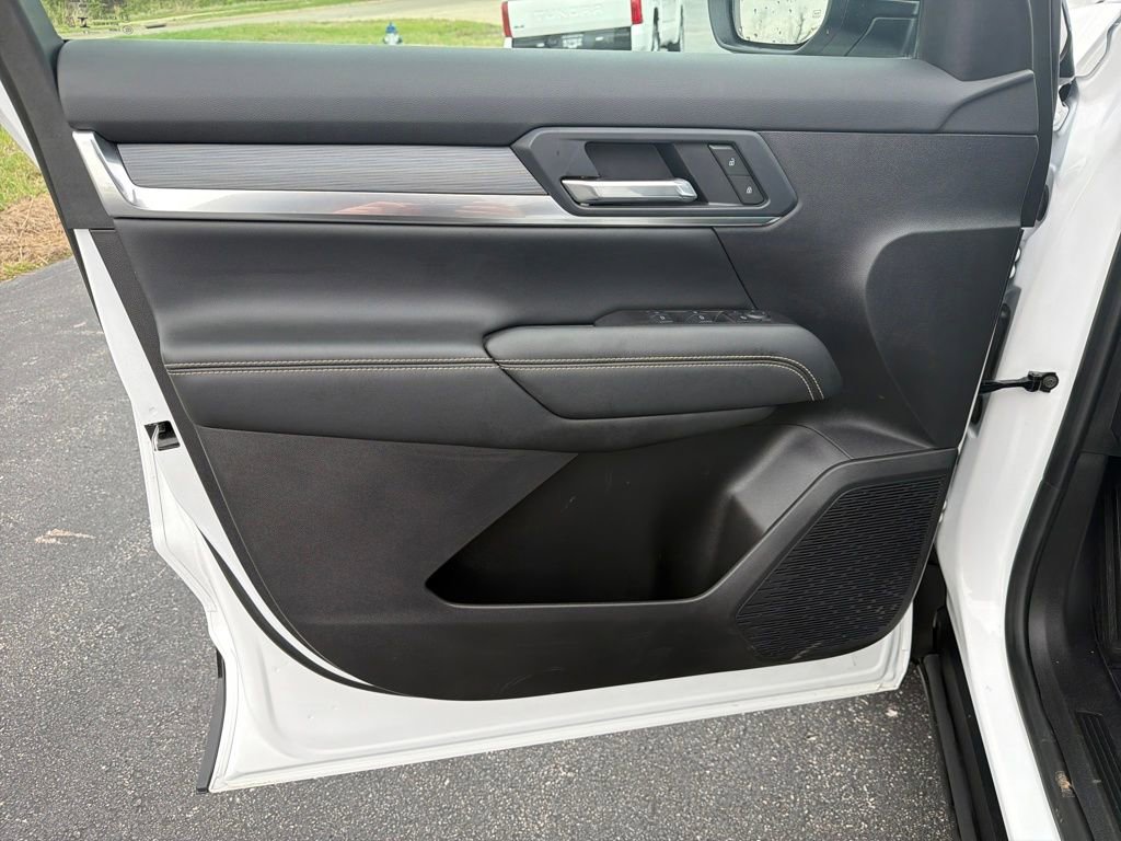 Used 2025 GMC Terrain Elevation w/ Technology Package II image 12