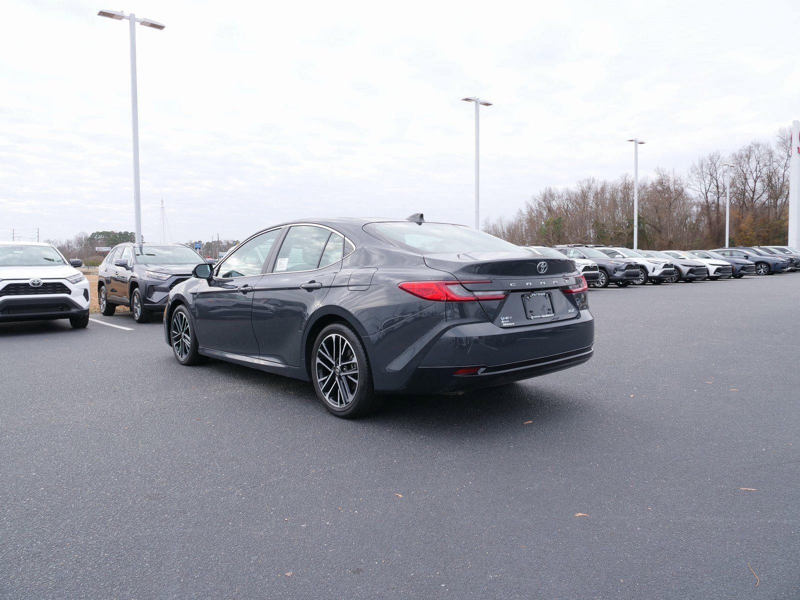 Used 2025 Toyota Camry XLE image 6