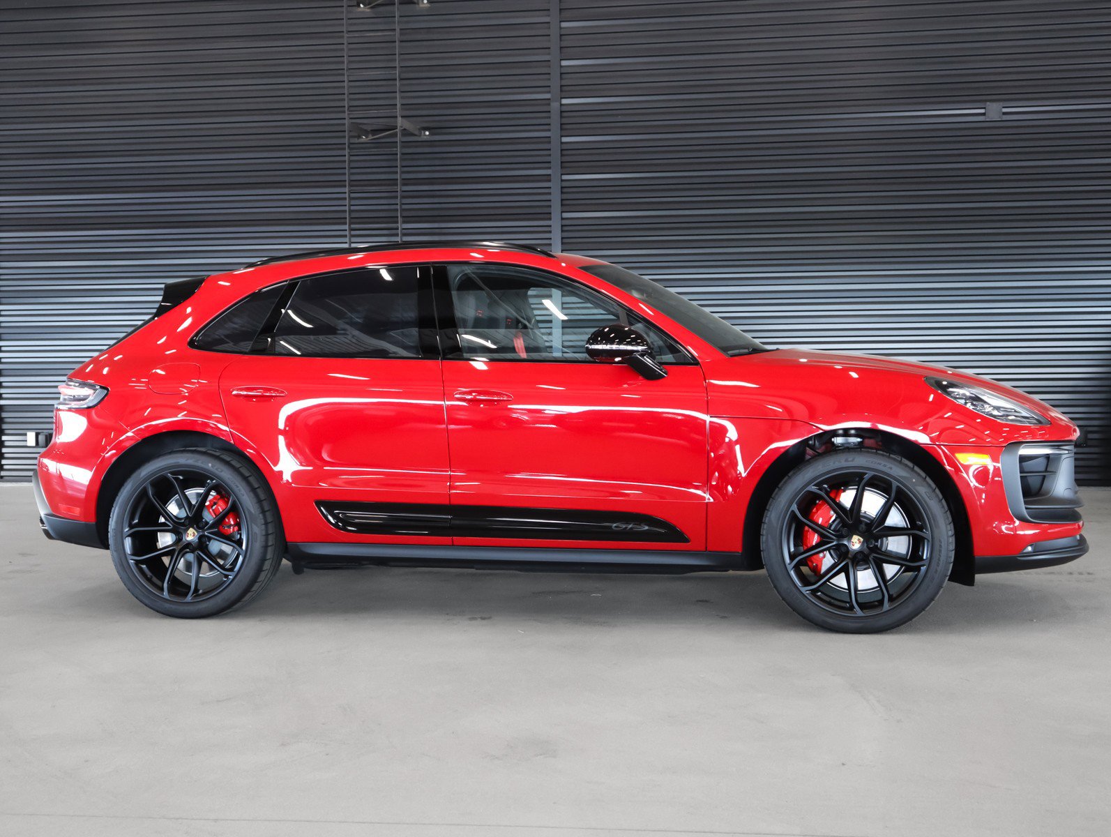 Used 2026 Porsche Macan GTS image 11