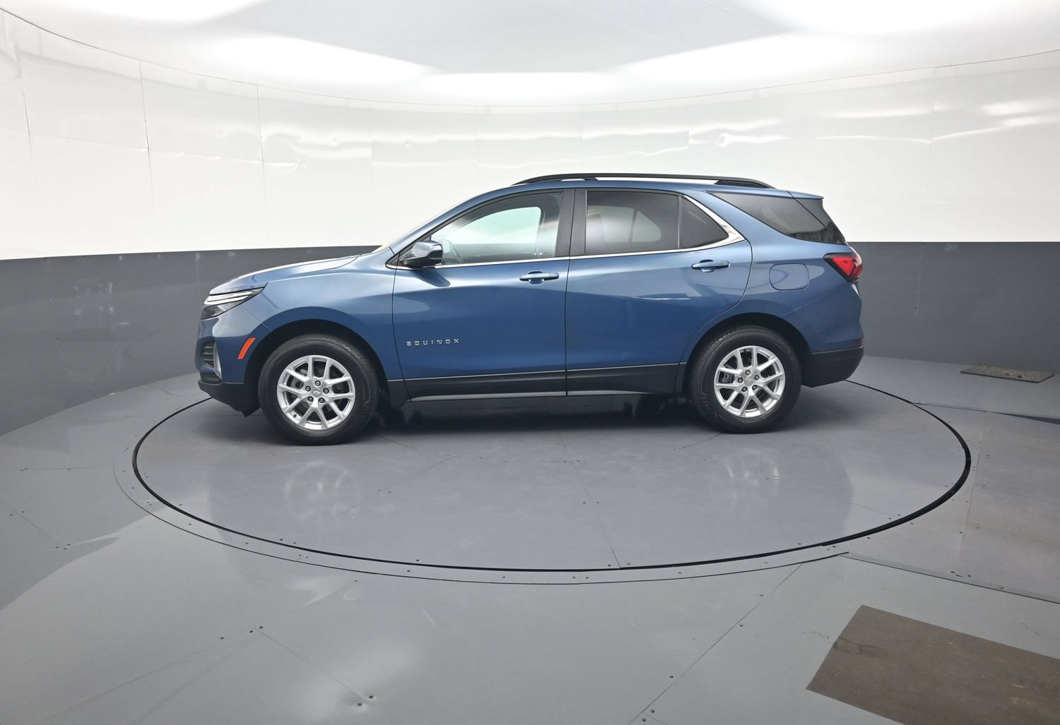 Used 2024 Chevrolet Equinox LT AWD/4WD image 6