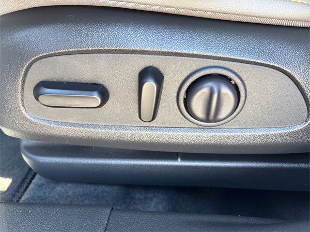 Used 2025 Chevrolet Trax ACTIV w/ Driver Confidence Package image 16