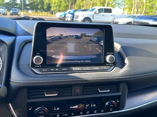 Used 2024 Nissan Rogue SV w/ SV Premium Package FWD image 29