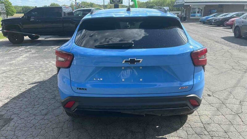 Used 2024 Chevrolet Trax RS FWD image 8