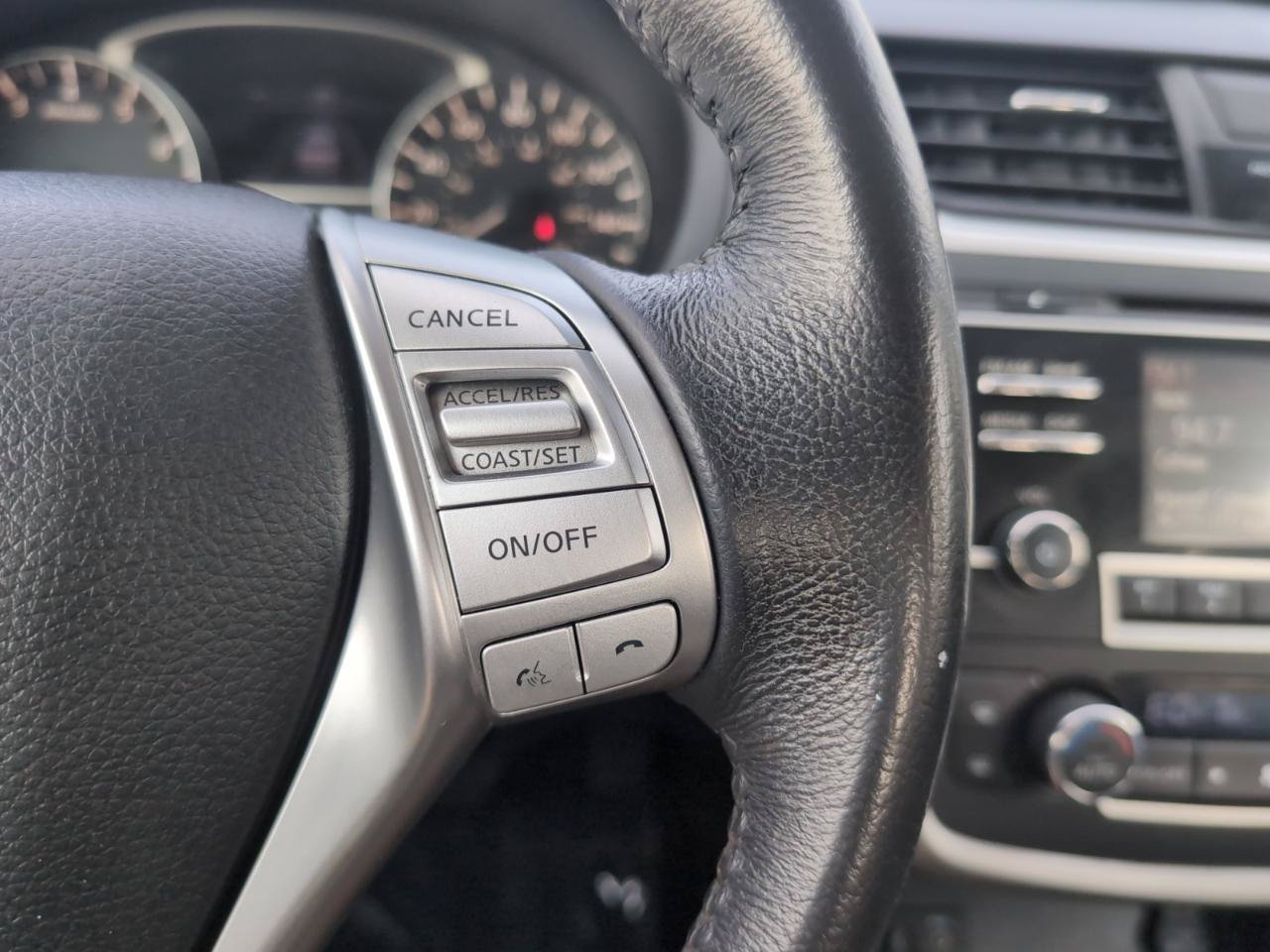 Used 2016 Nissan Altima 2.5 SV FWD image 19