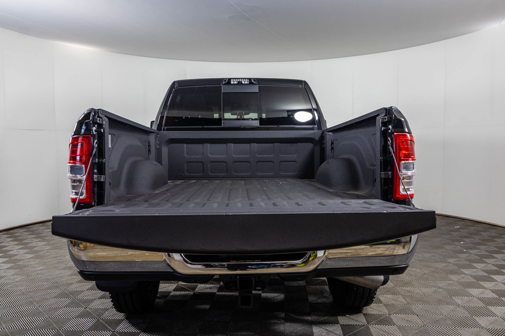 Used 2024 RAM 3500 Tradesman w/ Protection Group AWD/4WD image 39