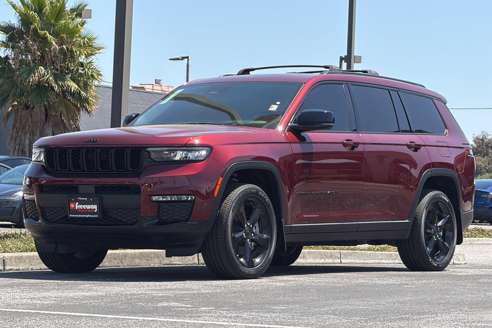 Used 2024 Jeep Grand Cherokee L Altitude AWD/4WD image 9
