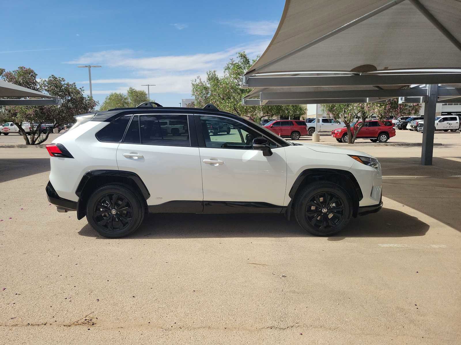 Used 2024 Toyota RAV4 XSE w/ Advanced Technology Package AWD/4WD image 9