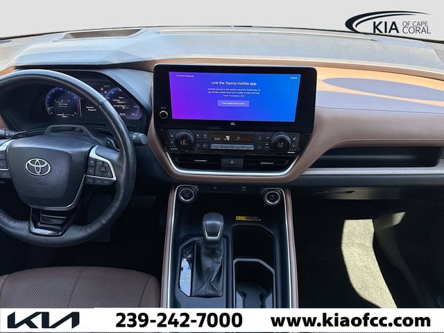 Used 2024 Toyota Grand Highlander AWD image 20