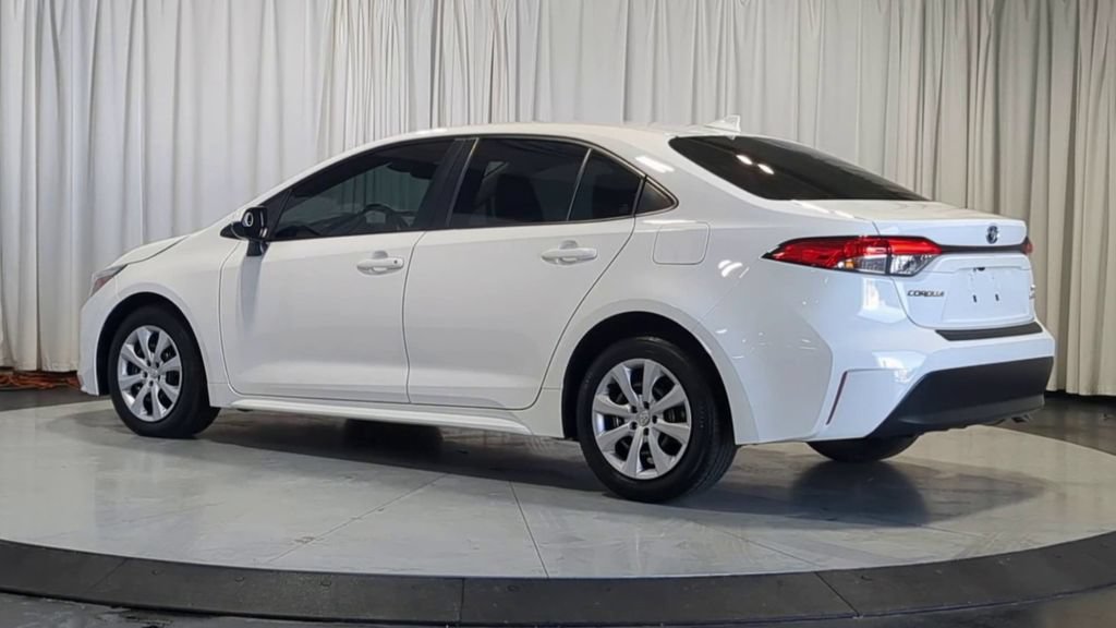 Used 2023 Toyota Corolla LE FWD image 8