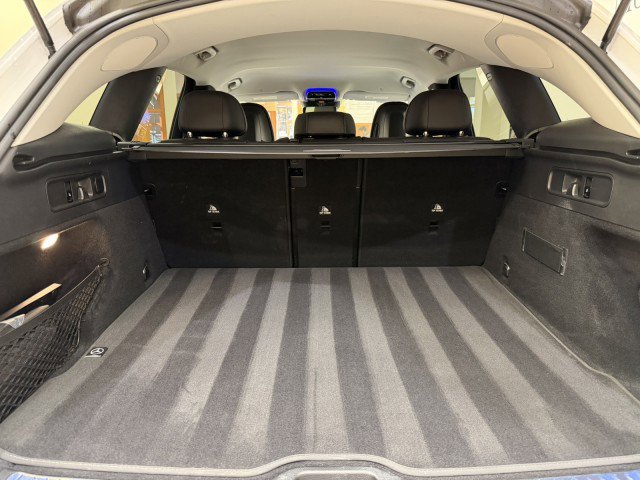 Used 2024 Mercedes-Benz GLC 300 4MATIC image 8