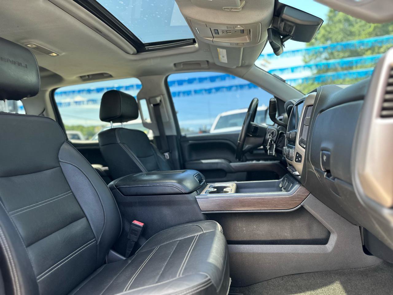 Used 2017 GMC Sierra 1500 Denali AWD/4WD image 18