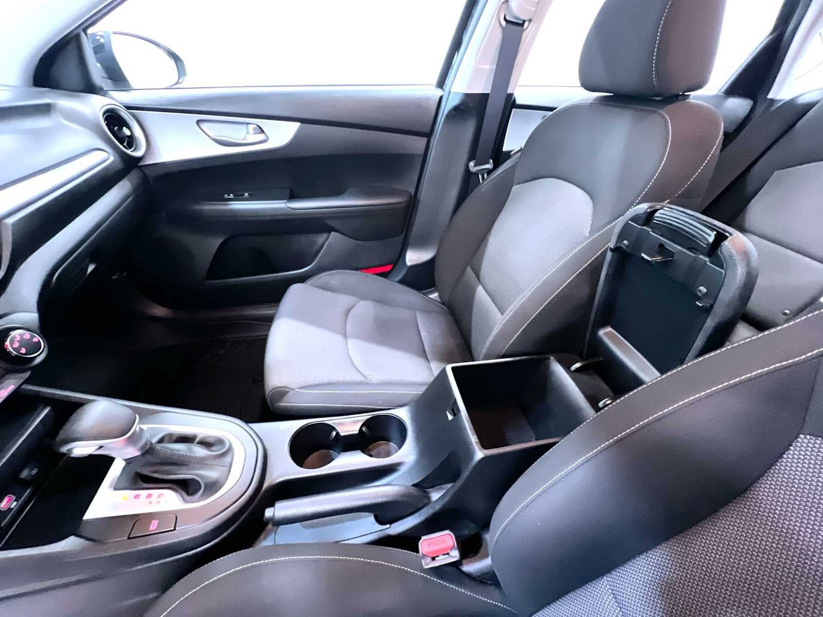 Used 2024 Kia Forte LXS w/ LXS Technology Package FWD image 30