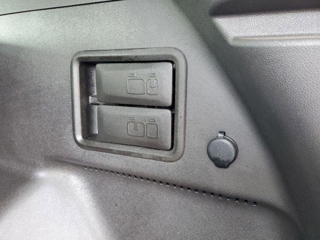 Used 2024 Chevrolet Equinox LT FWD image 31