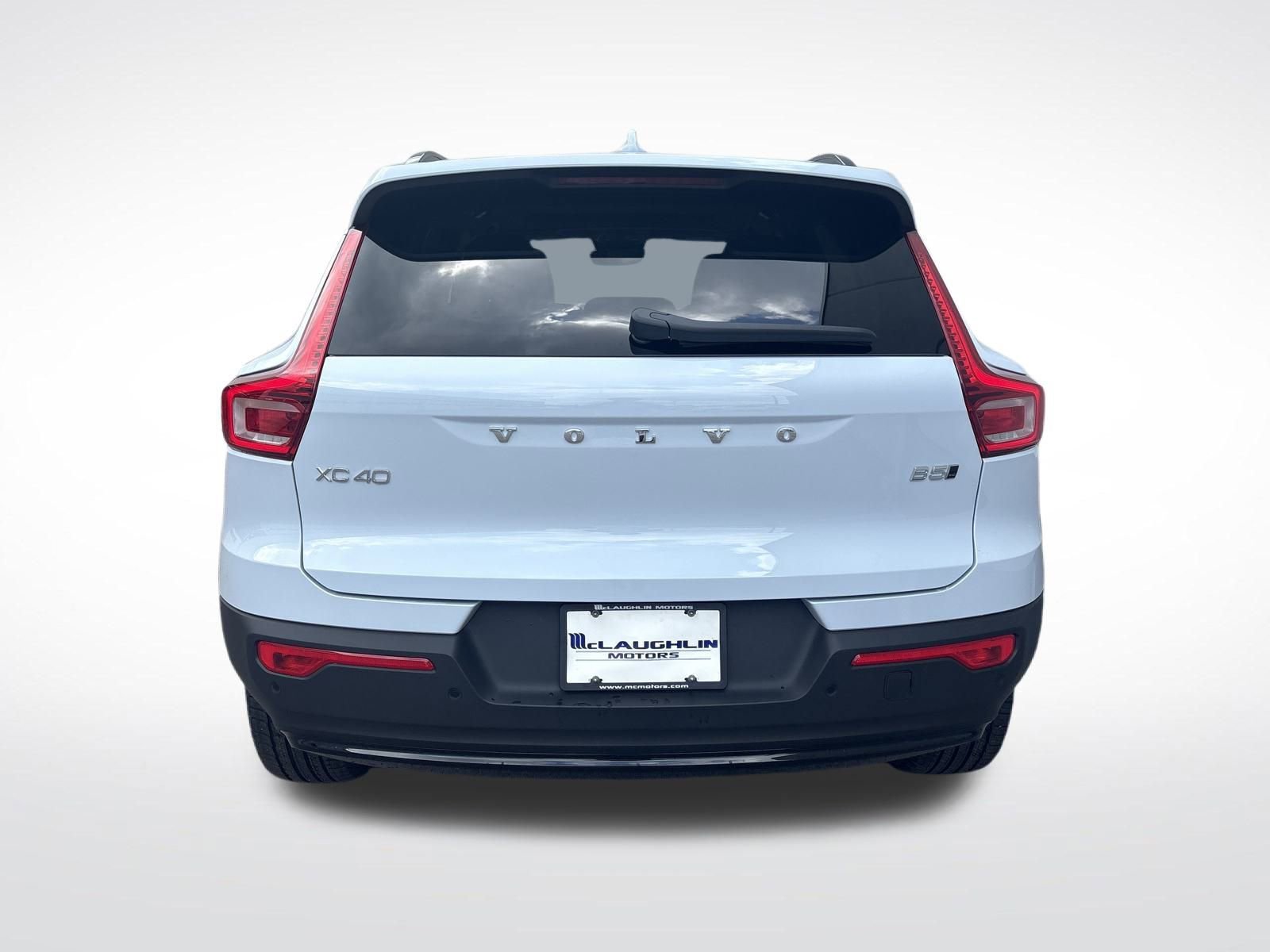 New 2026 Volvo XC40 B5 Plus w/ Protection Package Premier image 4