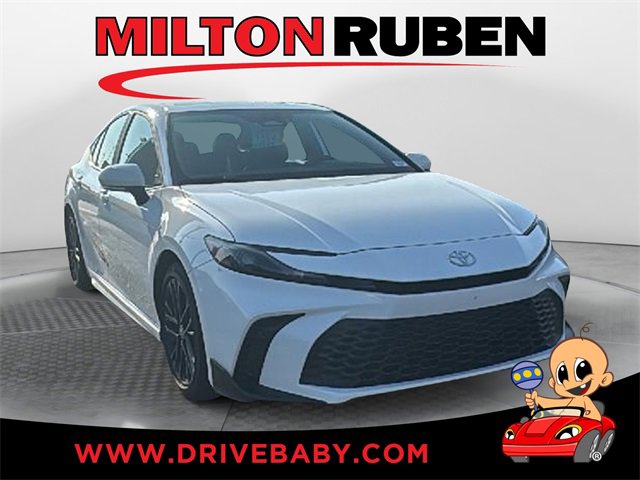 Used 2025 Toyota Camry SE w/ Multimedia Upgrade Package