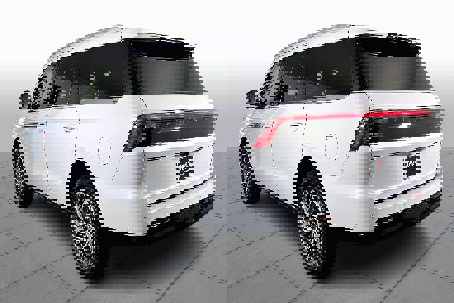 Used 2025 Lincoln Navigator Reserve image 11