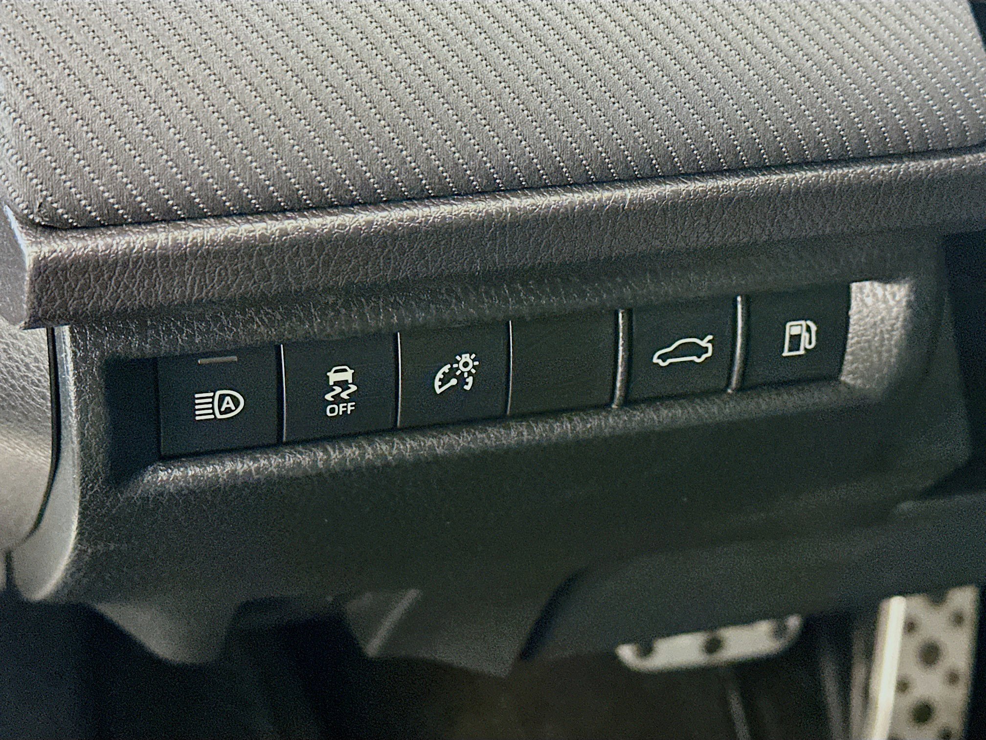 Used 2025 Toyota Camry SE image 17