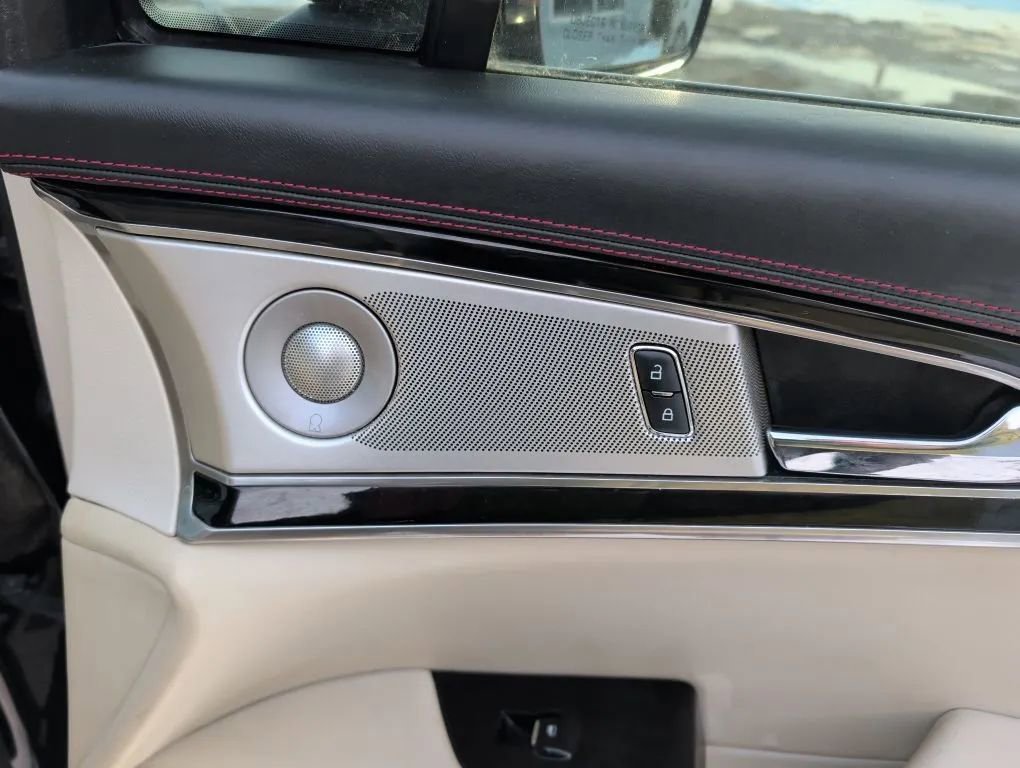 Used 2016 Lincoln MKX Black Label w/ Technology Package AWD/4WD image 25