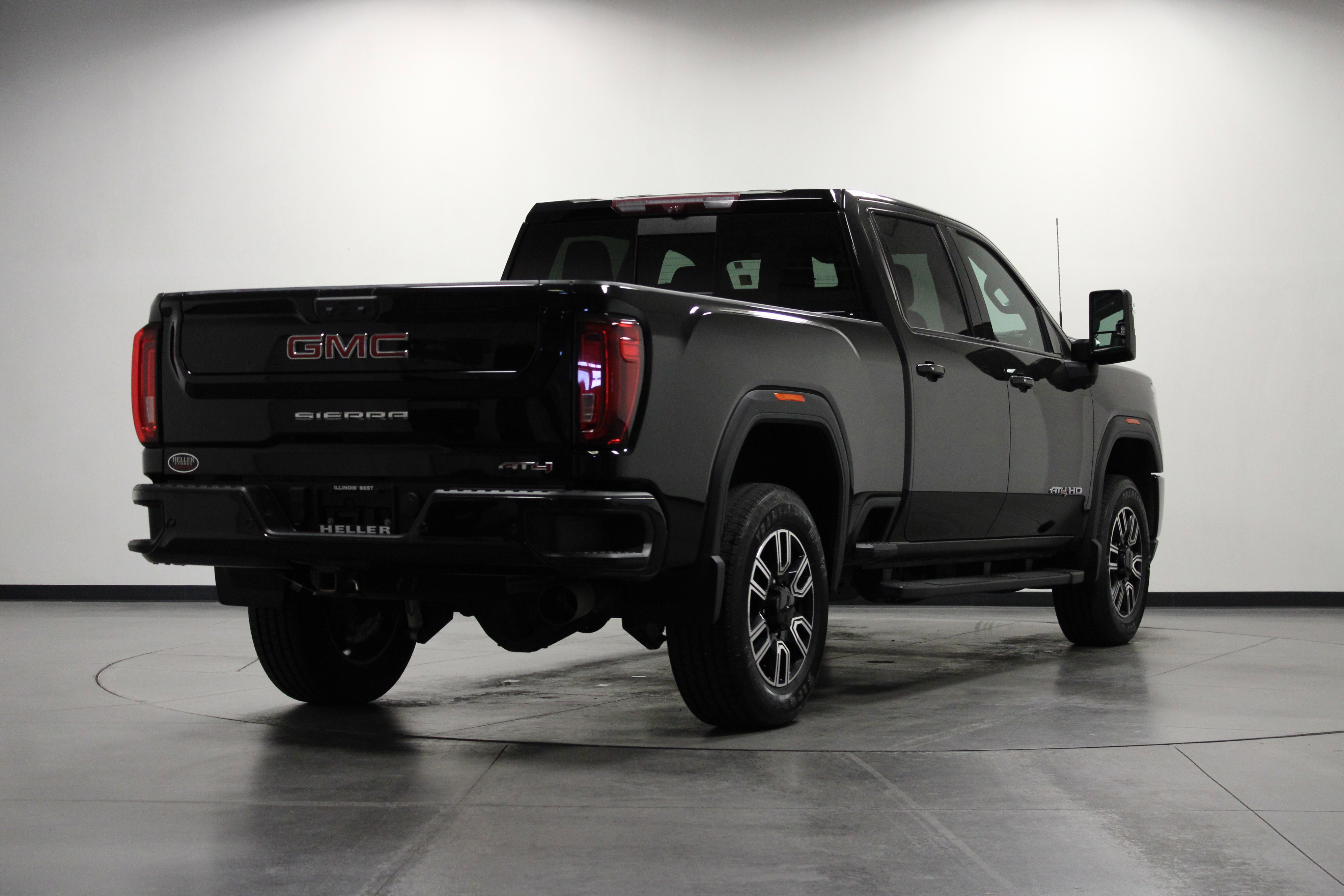 Used 2020 GMC Sierra 2500 AT4 w/ AT4 Premium Package image 4