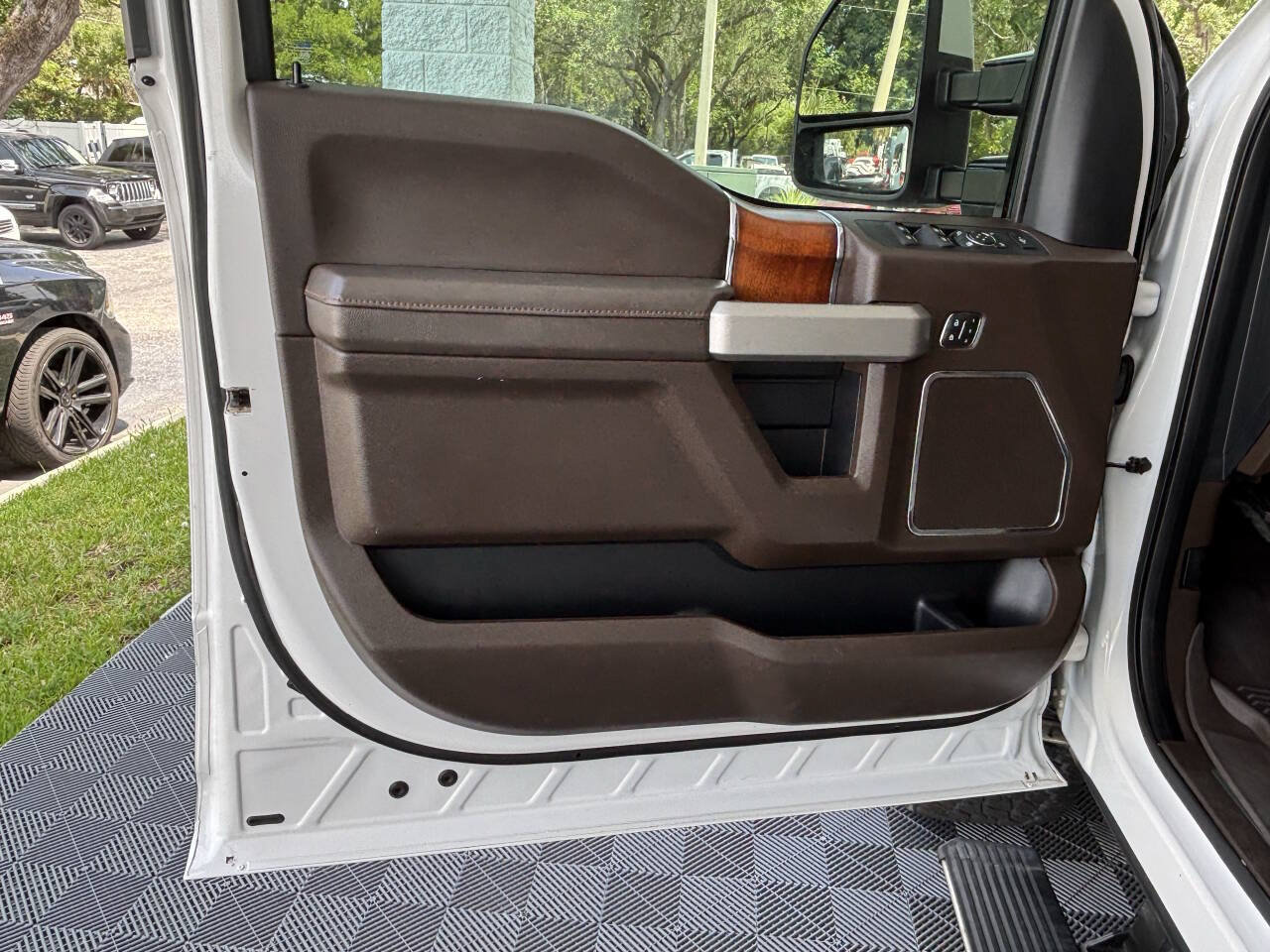 Used 2019 Ford F250 King Ranch w/ King Ranch Ultimate Package AWD/4WD image 12