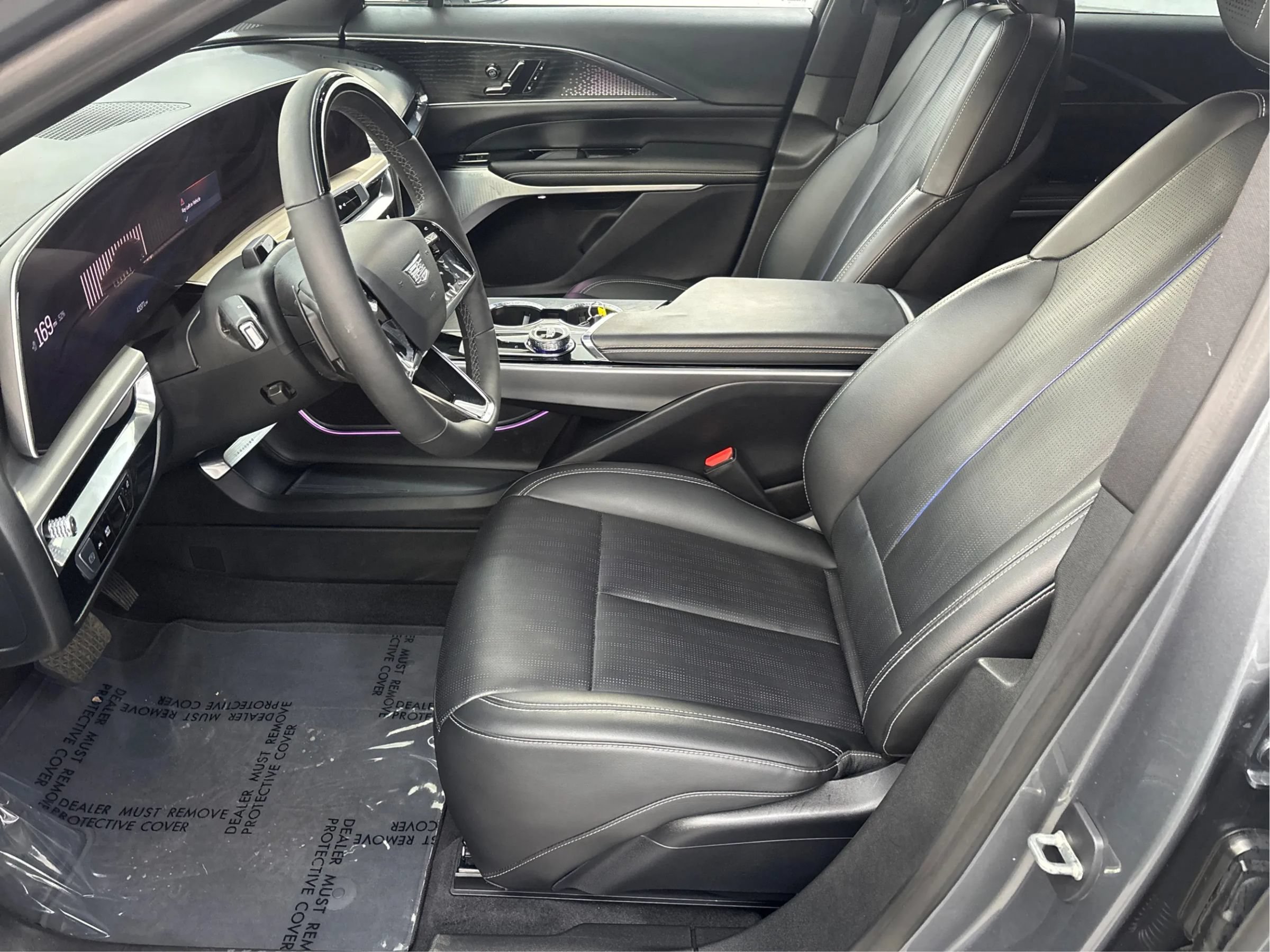 Used 2023 Cadillac Lyriq AWD image 13