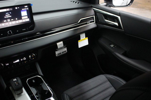 New 2026 Mitsubishi Outlander LE FWD image 18