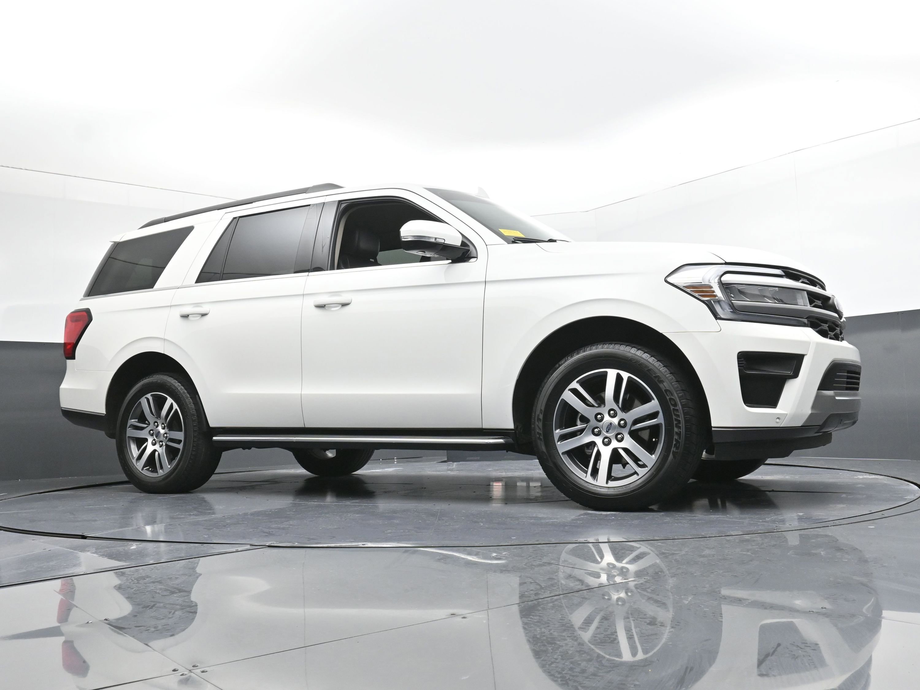 Certified 2022 Ford Expedition XLT image 26