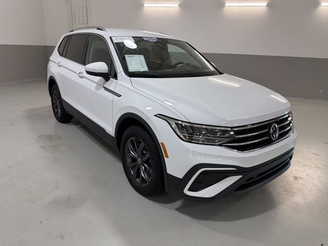 Certified 2024 Volkswagen Tiguan SE AWD/4WD image 11