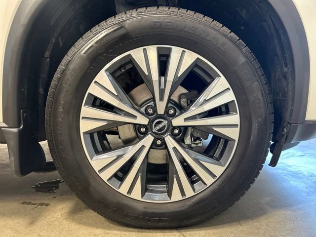 Used 2022 Nissan Rogue SV w/ SV Premium Package AWD/4WD image 11