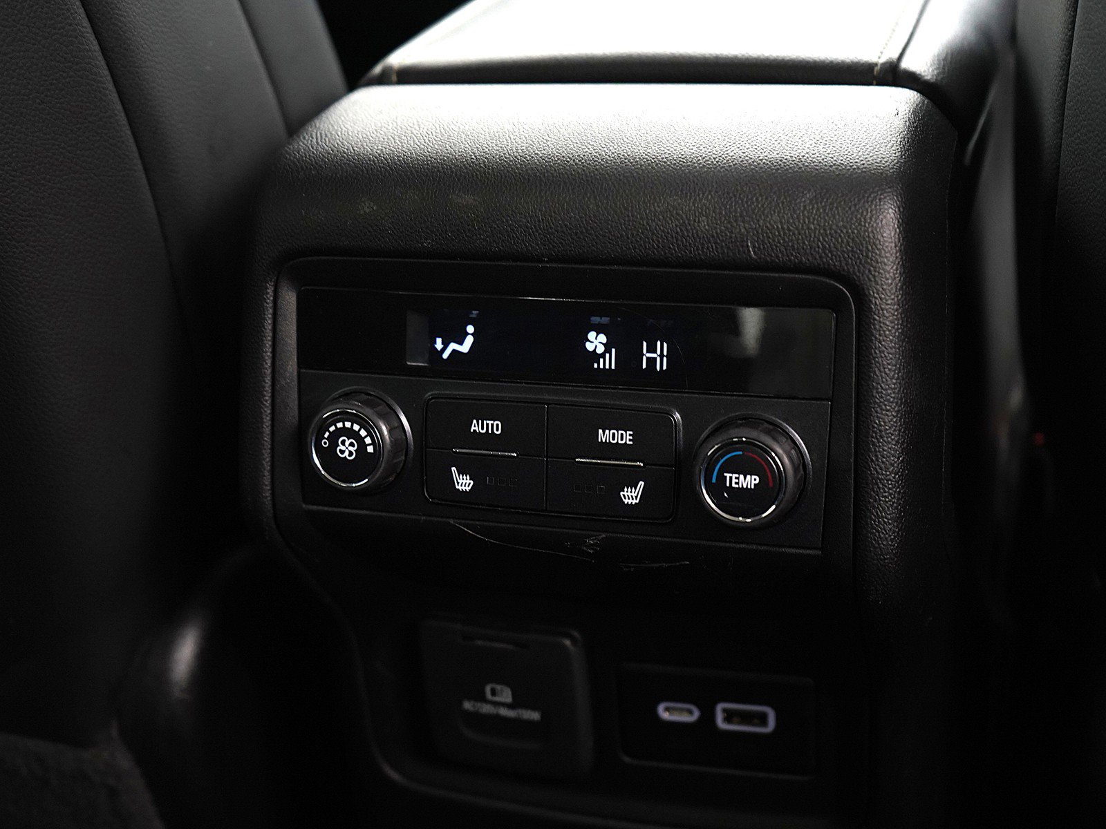 Used 2022 GMC Acadia Denali w/ Denali Ultimate Package image 17