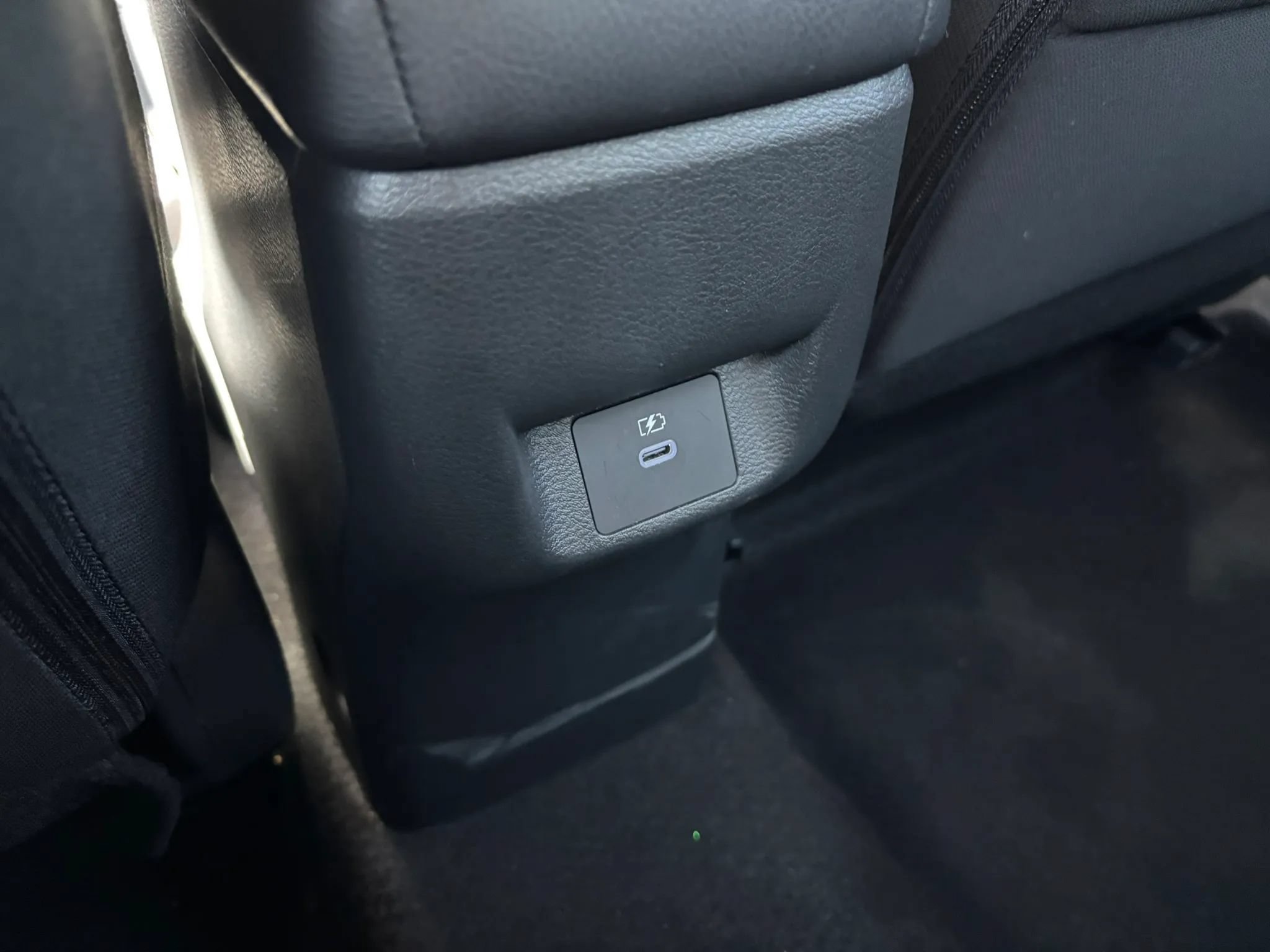Used 2025 Nissan Versa SV w/ Trunk Package FWD image 44
