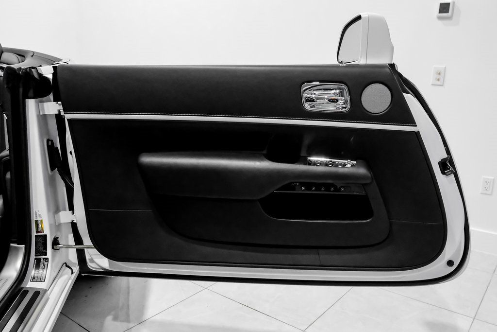 Used 2018 Rolls-Royce Dawn image 43