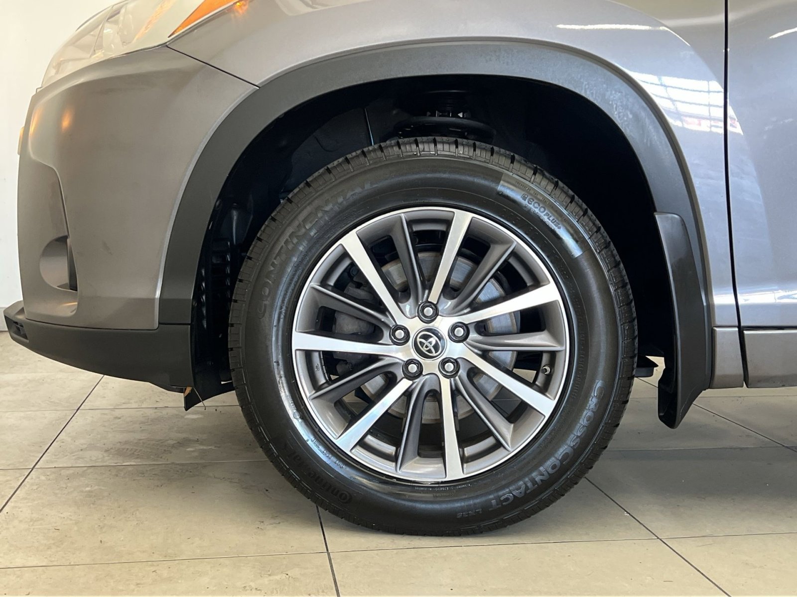 Used 2017 Toyota Highlander XLE image 10